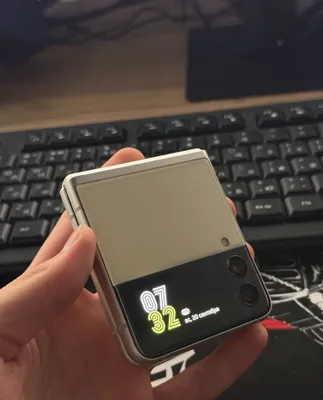 Samsung Zflip3 sotiladi 1