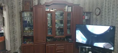 Ajoyib holatdagi mebel devori