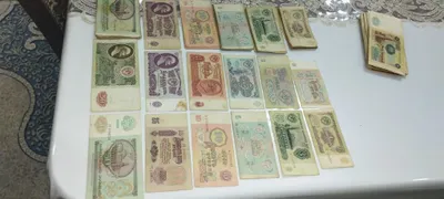 178 ta banknotdan iborat kolleksiya: SSSR, MDH va O‘zbekiston. Nodir nusxalar bor. 1