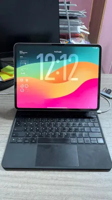 Apple iPad Pro M4 / Apple Pencil Pro / Keyboard 1