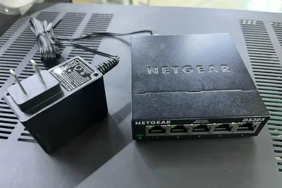 NETGEAR GS305 — 5-портовый гигабитный сетевой коммутатор. 1