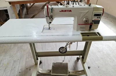 Sanoat tikuv mashinasi JUITA (To'g'ri chok) / Ideal holatda 1