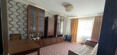 Ангрен, 5/4. 4 этажный панельный дом, 3 этаж, ориентир АТС Узтелеком 1