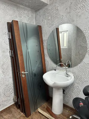 Продается двери и мойки .