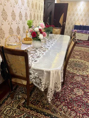 Стол и стулья, комплект из 10 предметов, продаются 1