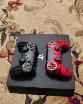 PlayStation 4 Slim 1