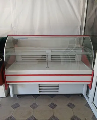 Продаётся витринный холодильник 1