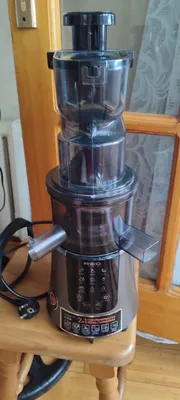 Продаётся Сока выжималка Redmond Solution 1