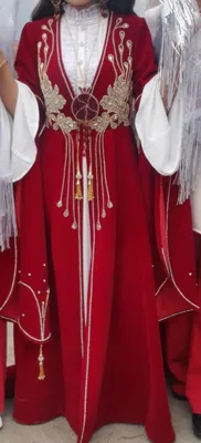 ansanbil kelin salom uchun   birmarta kiyilgan