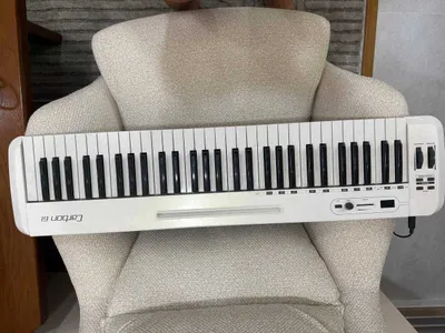 A’lo holatdagi 5 oktavali CARBON 61 MIDI klaviaturasi sotiladi 1