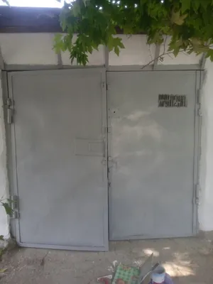 В г.Алмалык район Шахматный продается гараж. 1