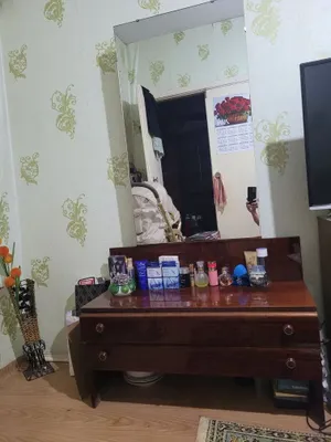 Трюмо сотилади лакированный
