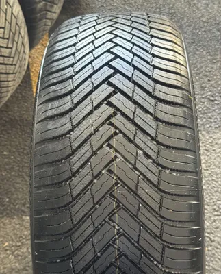 Комплект шин Nexen Nblue 235/55/19 - 20 км пробег 1