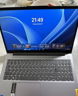 Lenovo IDEAPAD Slim3i (15”,8) COREi7 1