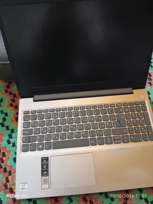 Notebook lenovo,RAM 8 GB, videokarta bor 1