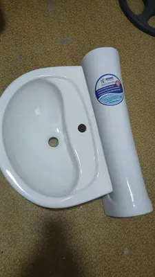 Продаётся раковина тюльпан Keramik.