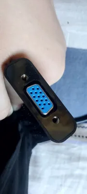 HDMI → VGA adapterini sotaman 1