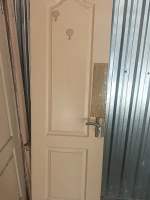 Qutisi bilan ishlatilgan ichki eshik 1