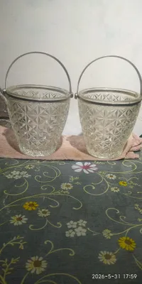 Shirinliklar uchun ikkita vaza. 1