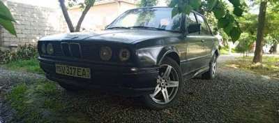 BMW E30 320, модель 1989 года 1