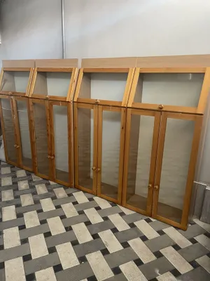 Do‘kon uchun vitrinali shkaflar sotiladi 1