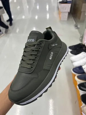 ECCO krossovkalari