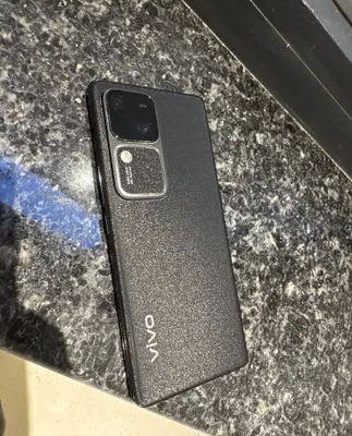 Vivo V30, мой телефон, срочно продаю 1
