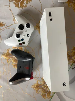 Xbox series S 512gb. + Uyinlar+2 gamepad 1