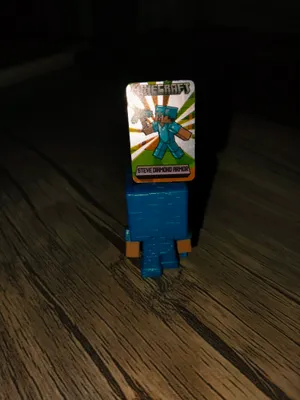 Kinder Joy Minecraft olmos zirhidagi Stiv 1