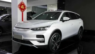 BYD TANG 4x4 4,4 с — первоначальный взнос от 10 000 1