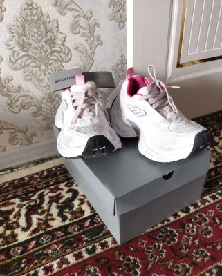 Balenciaga krasofka 1