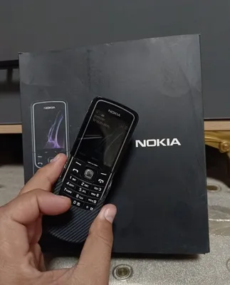 Nokia 8600 Luna в идеальном оригинальном состоянии, наклеена новая защитная плёнка 1