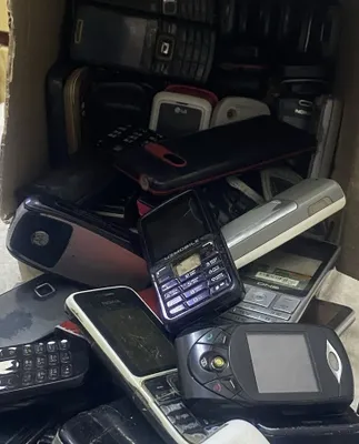 Ehtiyot qismlar uchun turli xil telefonlar 1