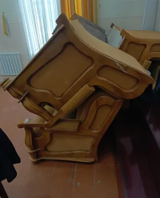 Кресло деван сотилади. 1