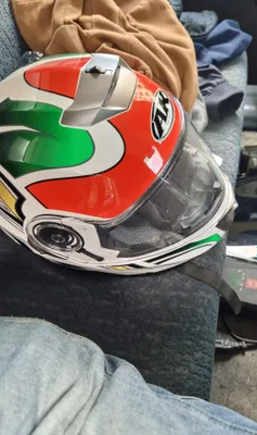 шлем сотилади 100$
