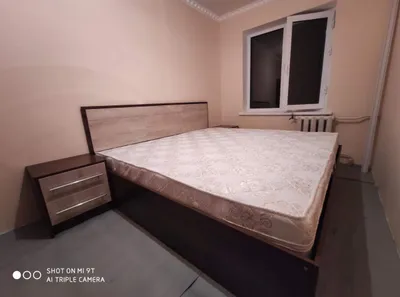 Продаётся кровать и 2 прикроватные тумбы 1
