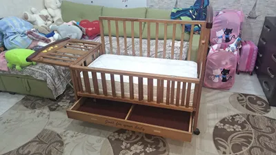 Yaxshi holatda bolalar karavoti sotiladi. 1