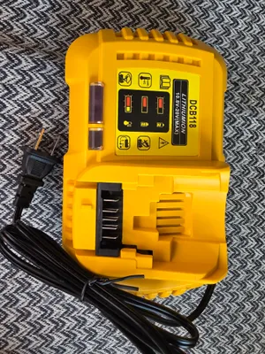Dewalt akkumulyatori uchun tezkor zaryadlovchi. DSB 118, 6 A 1