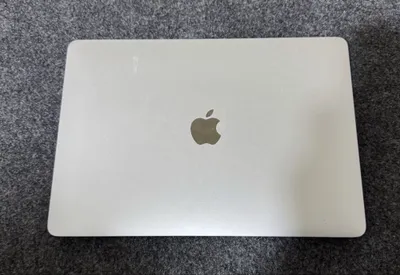 Apple MacBook Pro 13" Intel Core i7 i7-8559U 1