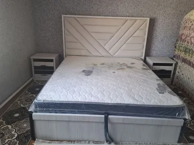 Yangi holatdagi yotoqxona garnituri 1