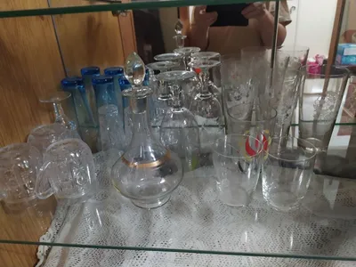 Продаются остатки из серванта: рюмки,фужеры, стаканы,. 1