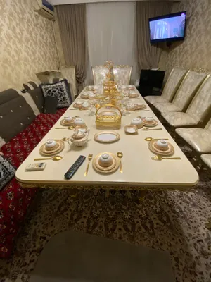 Ассалому алайкум, продаются стол и 12 стульев 1