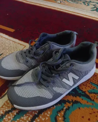 New Balance krossovkalari 1