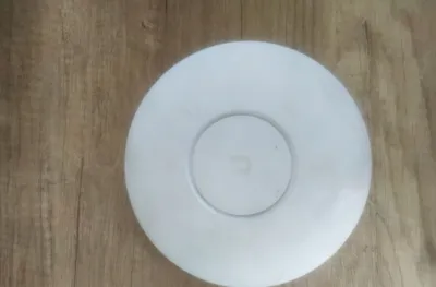 Продаю Ubiquiti UniFi UAP-AC-PRO 1