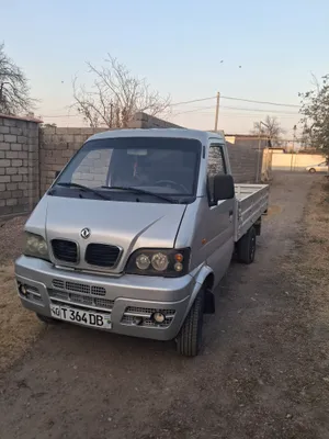 Dongfeng uchrab turadi 1