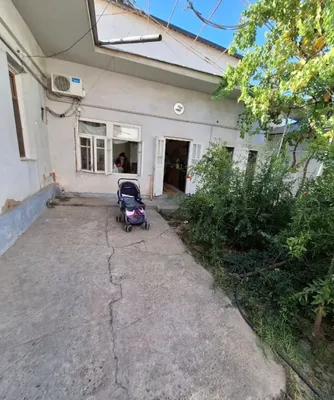 4 sotix, fasadi 12 metr