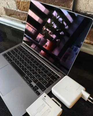 MacBook Air 13" 2019 / Core i5 / 8 GB RAM 1