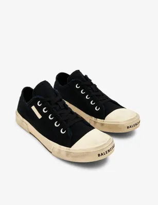 Balenciaga paris.