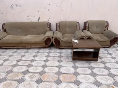 Kreslolar bilan divan