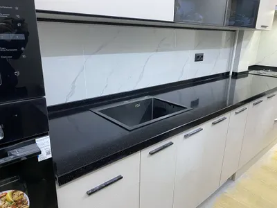 Столешницы из кварцевого и акрилового камня. 1
